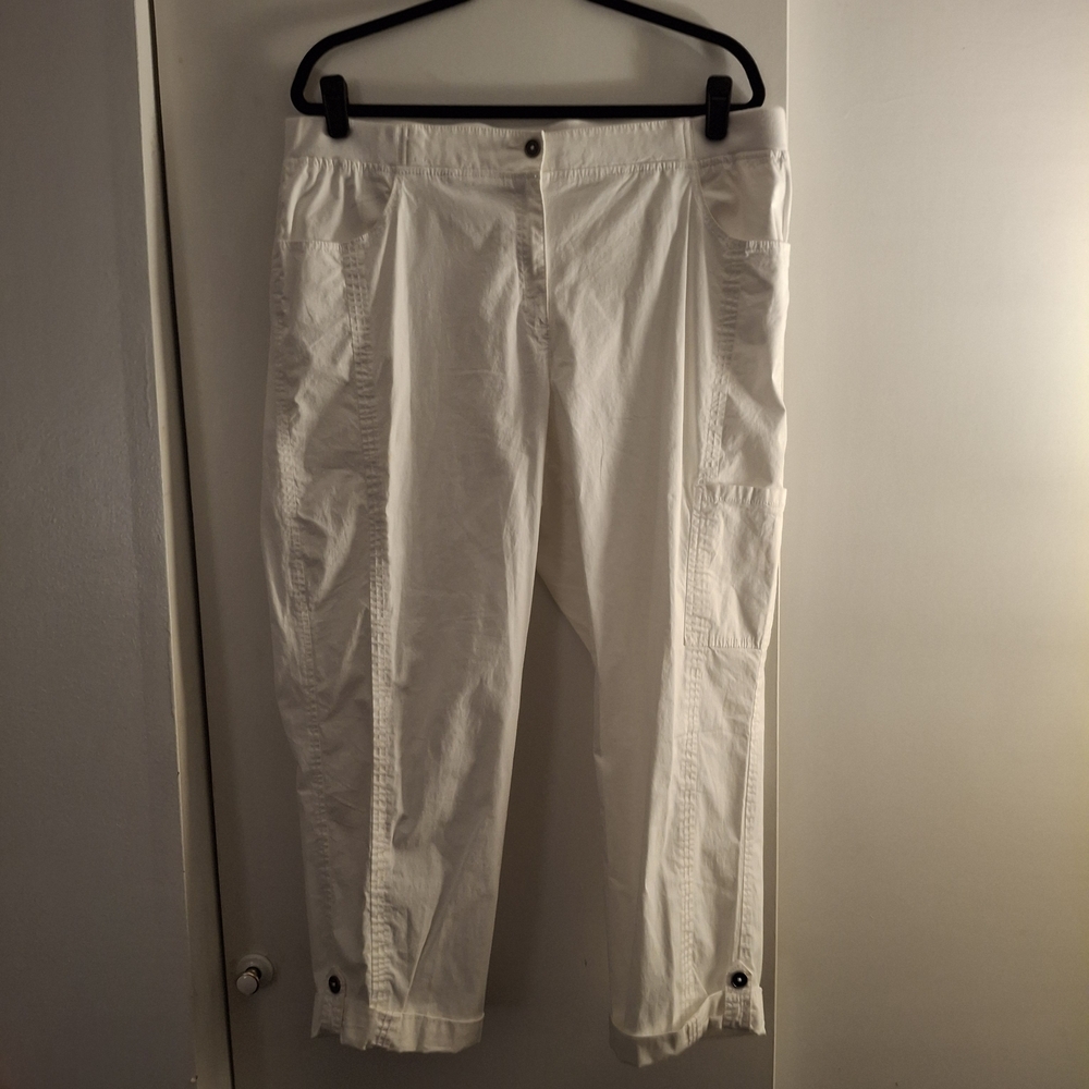 Chico's White Ankle Cargo Cropped Pants